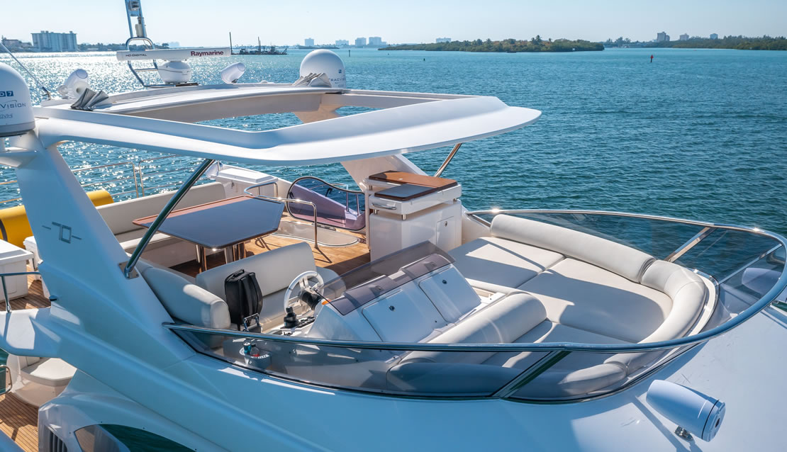 70-azimut-flybridge-30